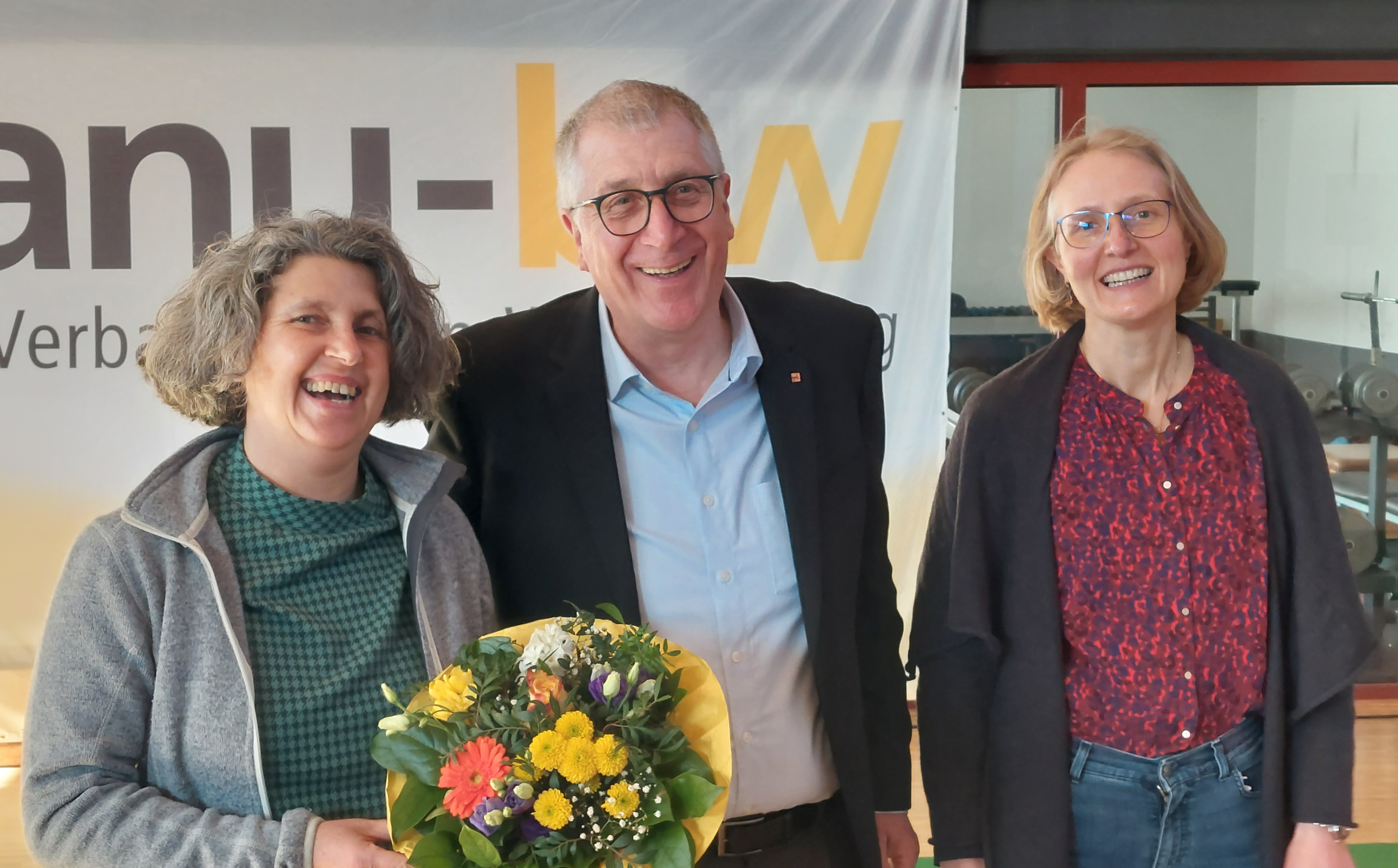 v.l.n.r: Dr. Claudia Funck, ehem. VP Kanuwandersport, Präsident Peter Ludwig, Constanze Weigl, neue VP Kanuwandersport